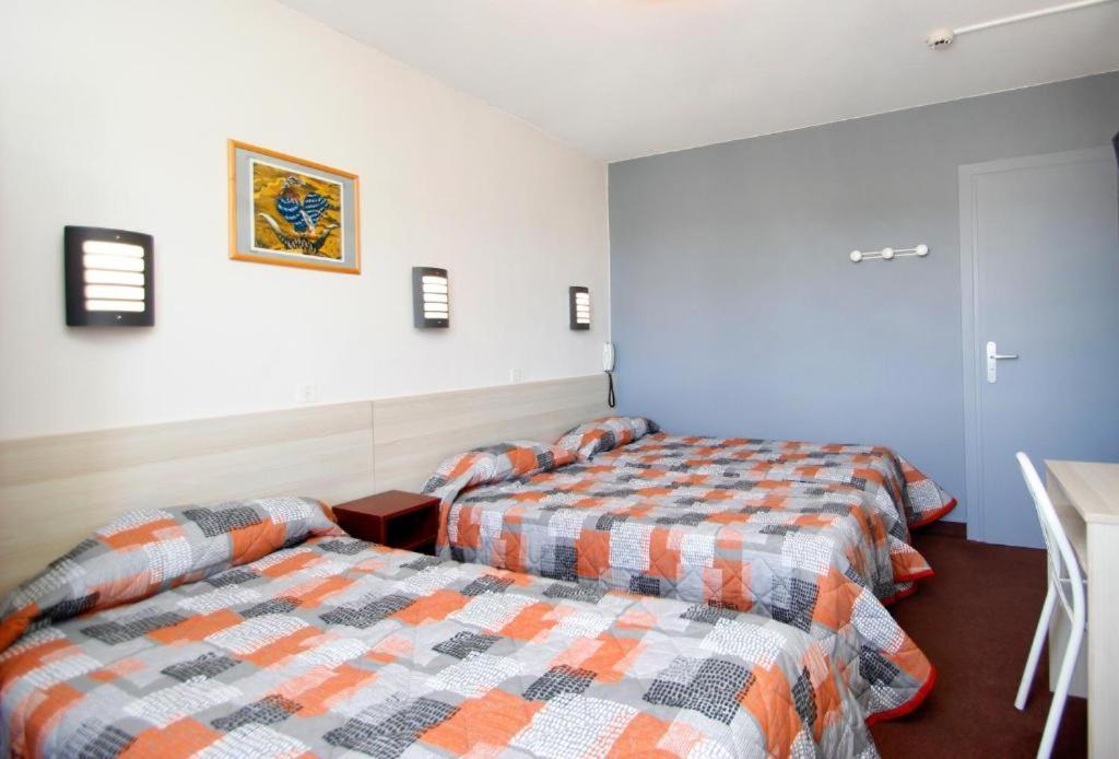 Montfort Hotel 2*